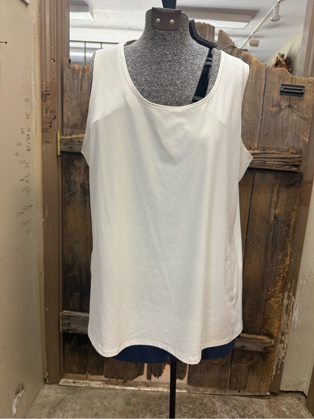 Source Unknown Cream Scoop Neck Tank